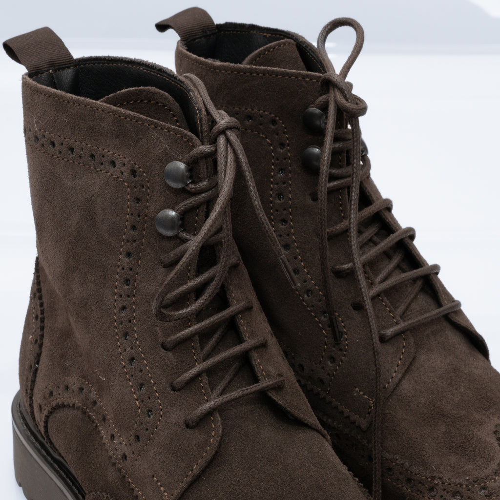 Wolf Stivaletto in Camoscio con Inserti Decorativi